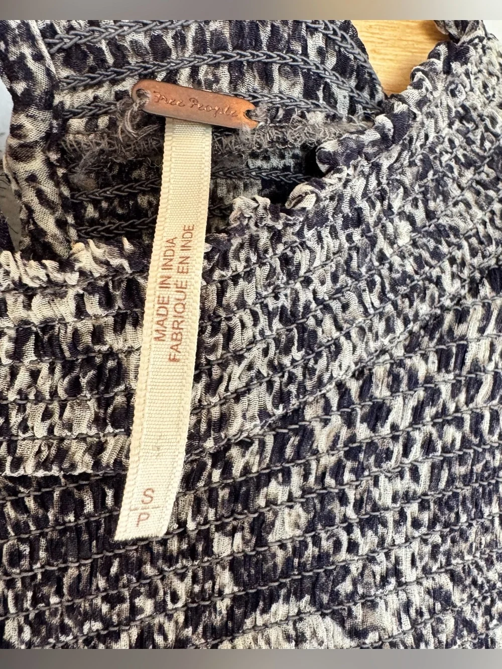 Free‎ People Roma Smocked Tie Back Puff Sleeve Top Snakeskin Black Grey Small